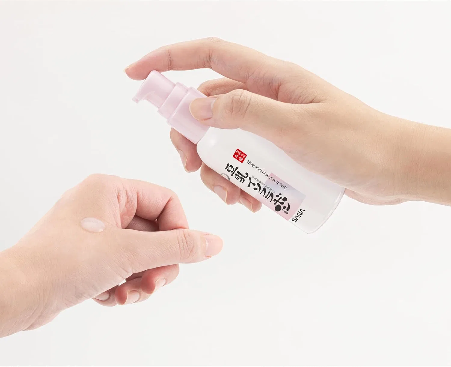 Сыворотка для лица и лосьон от морщин Sana Nameraka Honpo Medicated Wrinkle Serum & Milky Lotion, белый, 50 мл + 200 мл — фото 3