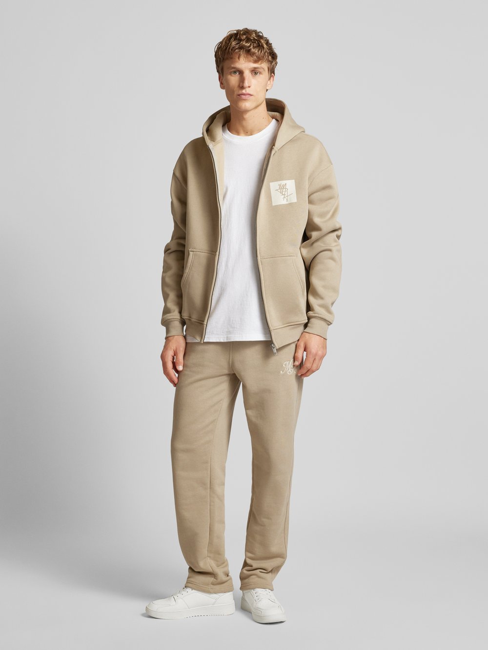 

Спортивные брюки прямого кроя с этикетками Multiply Apparel, бежевый