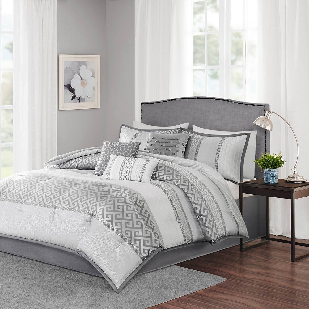 

Комплект одеял Madison Park Chandler из 7 предметов с декоративными подушками, серый