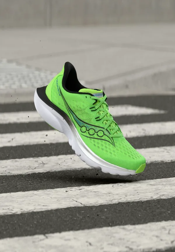 Кроссовки для бега по шоссе kinvara 16 Saucony, Slime/Black