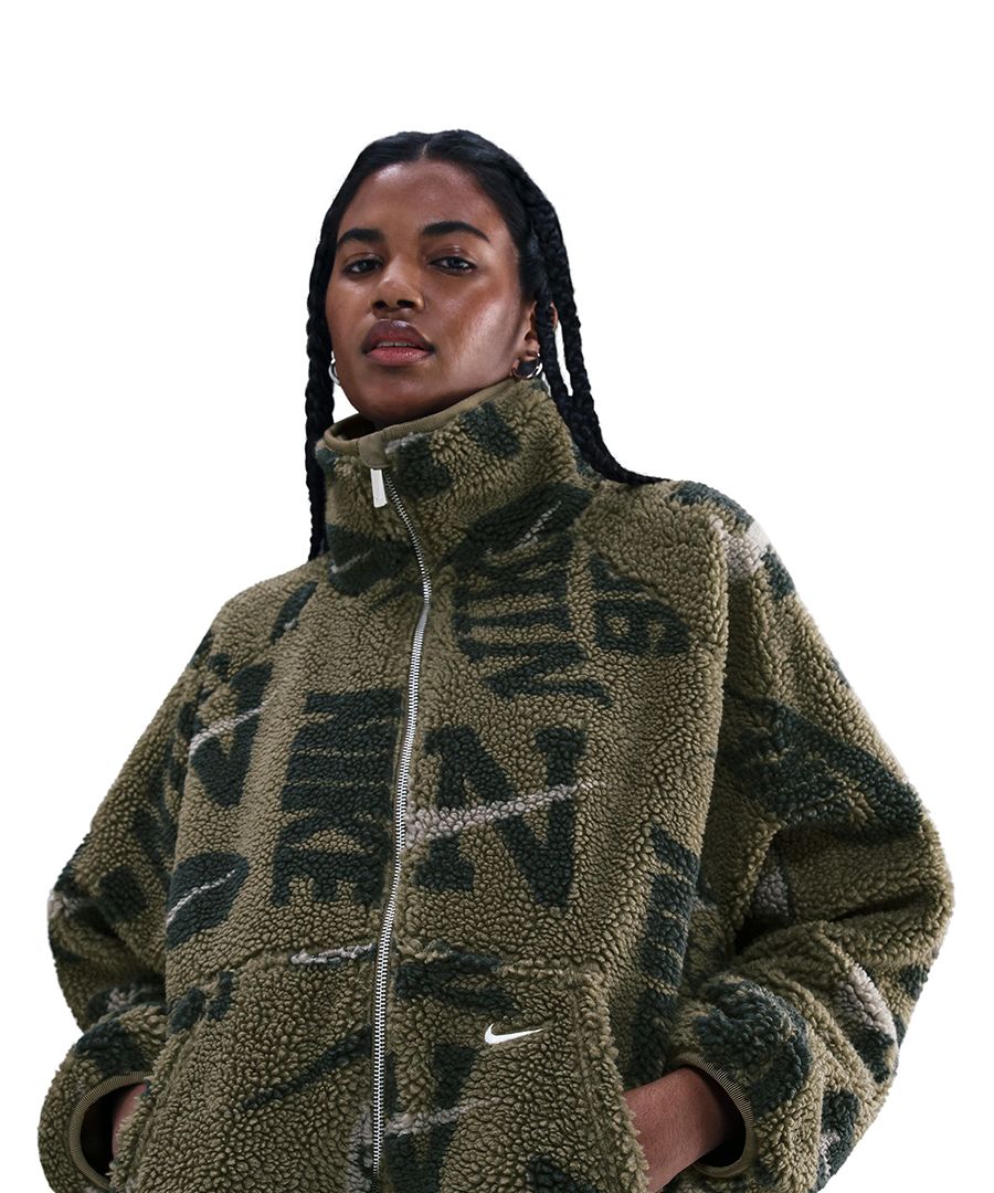 

Женская уличная куртка с длинными рукавами и высоким ворсом Nike, Medium Olive