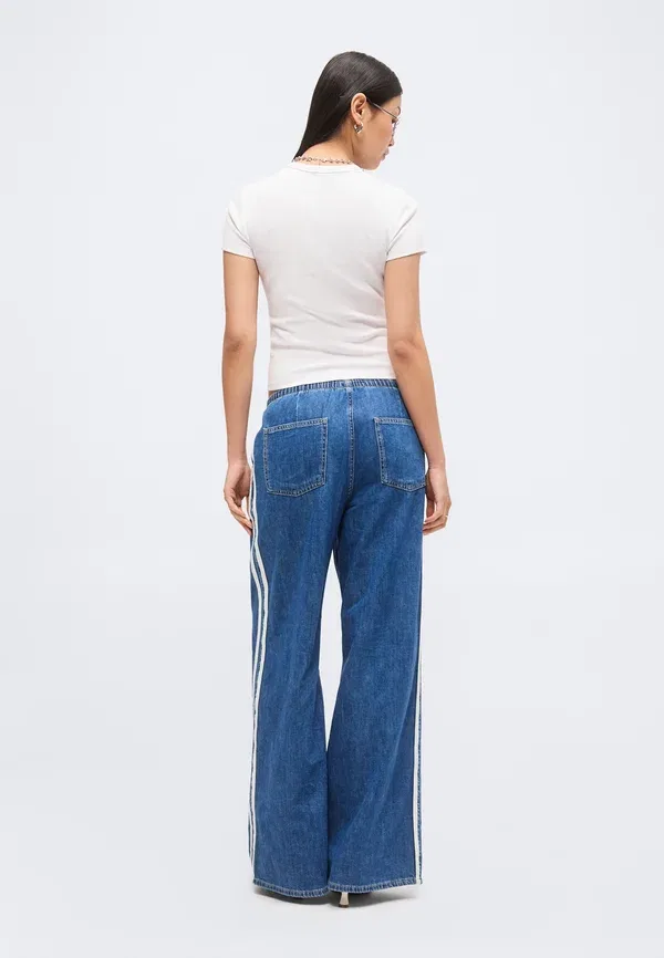 Джинсы Superlight side stripe wide leg Gap, medium wash, средняя стирка — фото 3