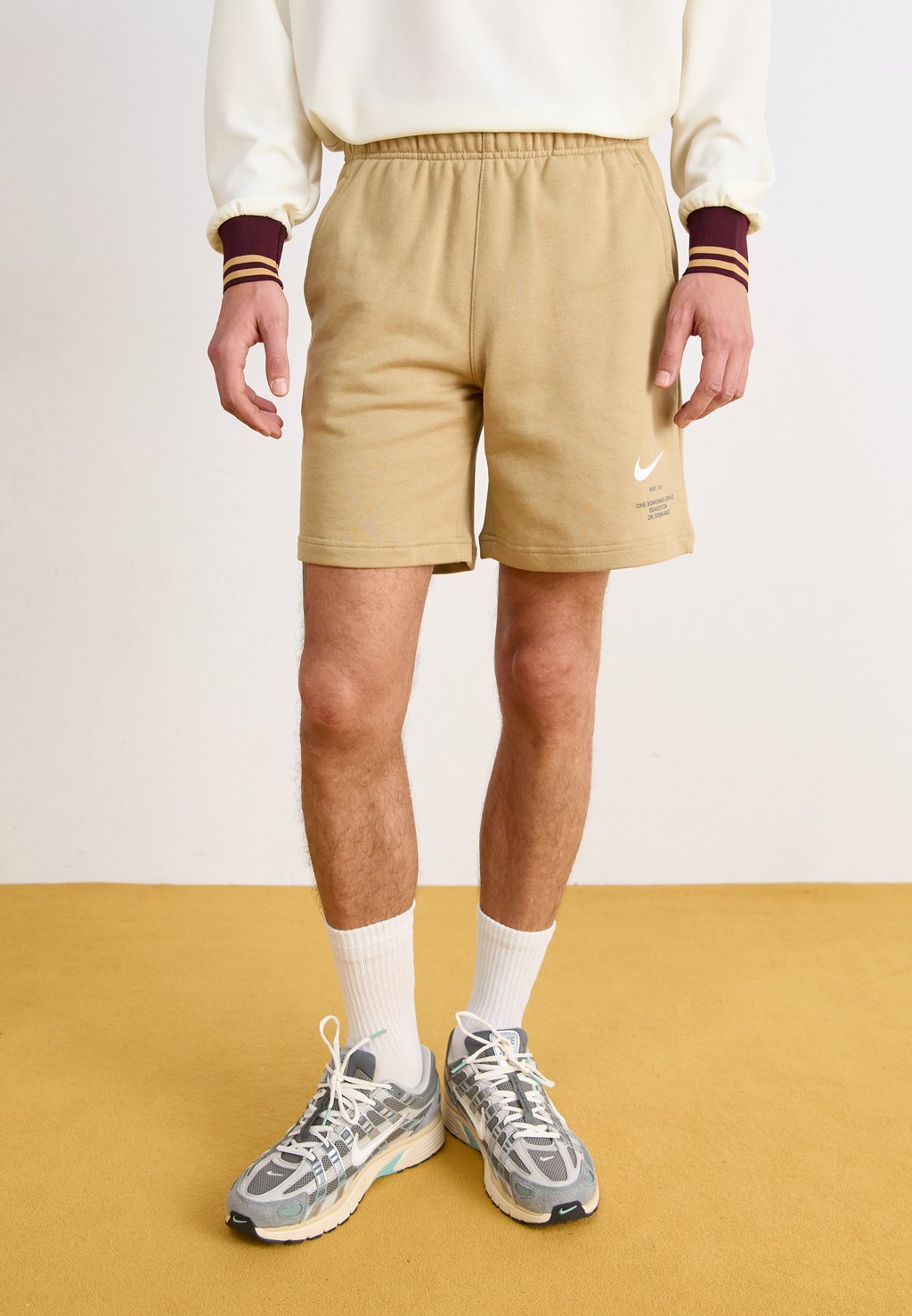 

Шорты Tracksuit bottoms Nike Sportswear, бежевый