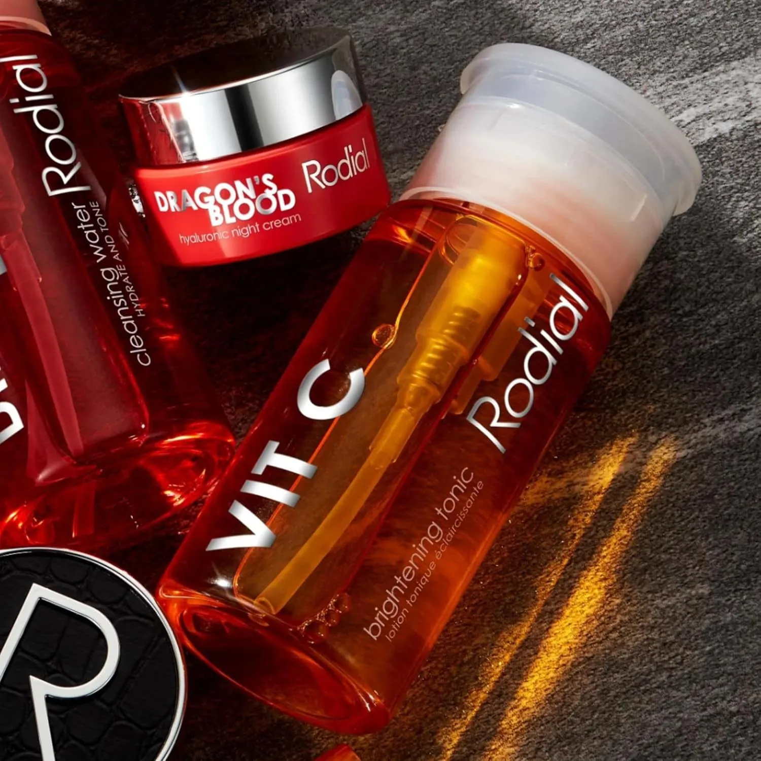 Тоник Rodial — VIT C Tonic Deluxe | Незаменимые кислоты для более гладкой и сияющей кожи | Витамин С |, 100 мл — фото 3