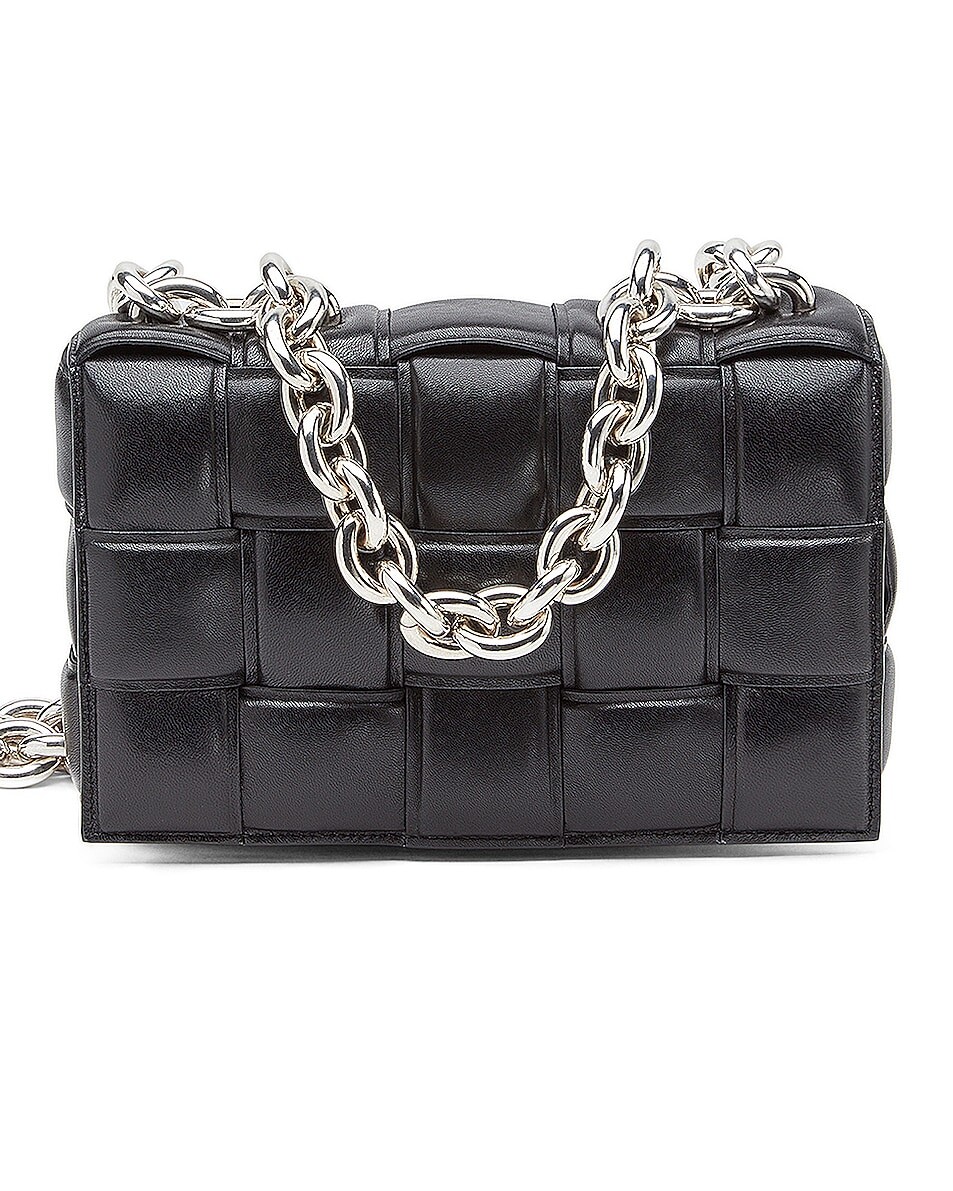 

Сумка Bottega Veneta Chain Cassette, цвет Black & Silver