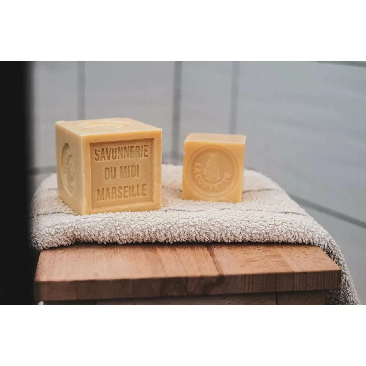 Марсельское мыло с оливковым маслом, 300 г Savon Du Midi — фото 2