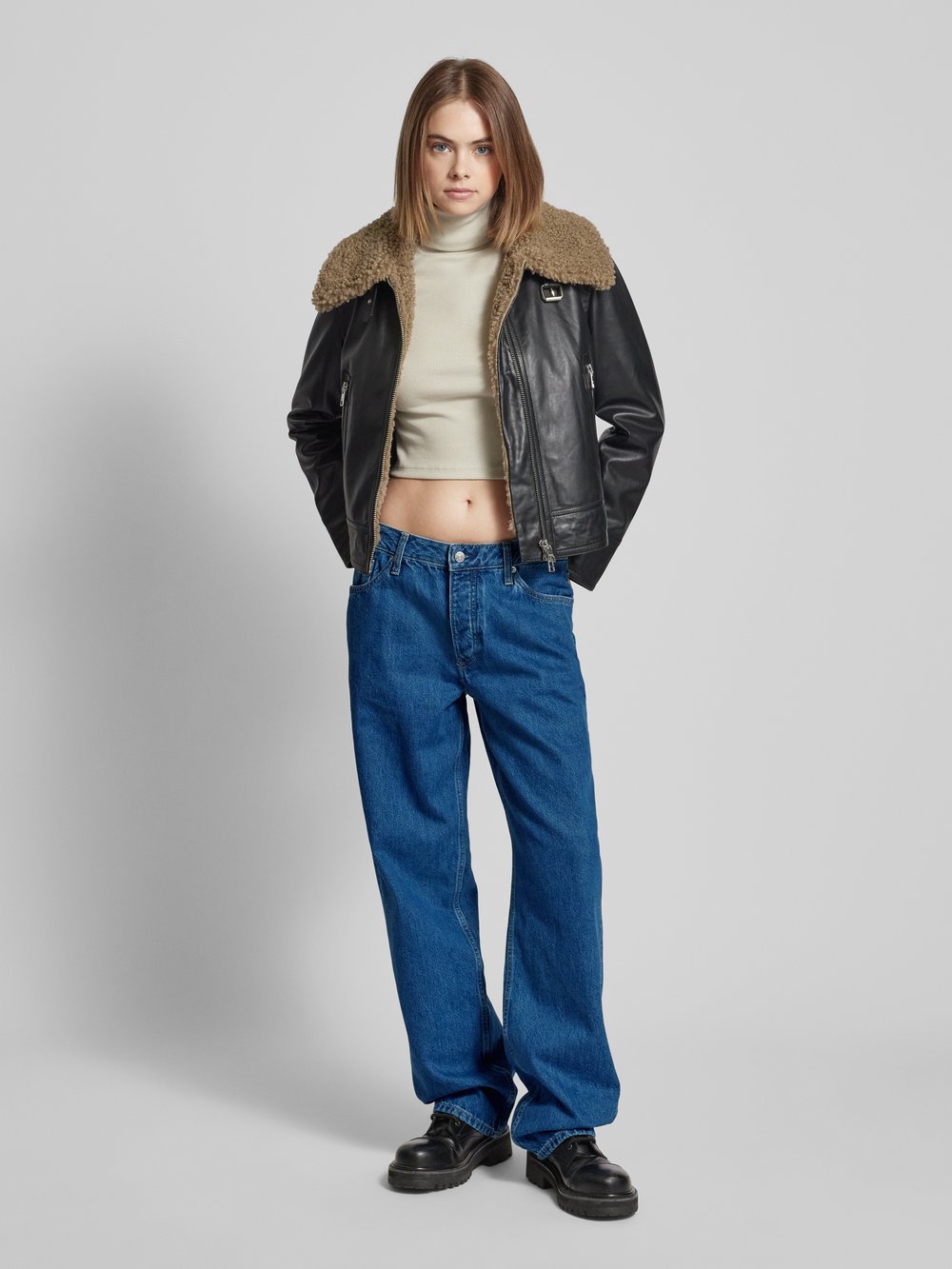 

Джинсы свободного кроя с пятью карманами Calvin Klein Jeans