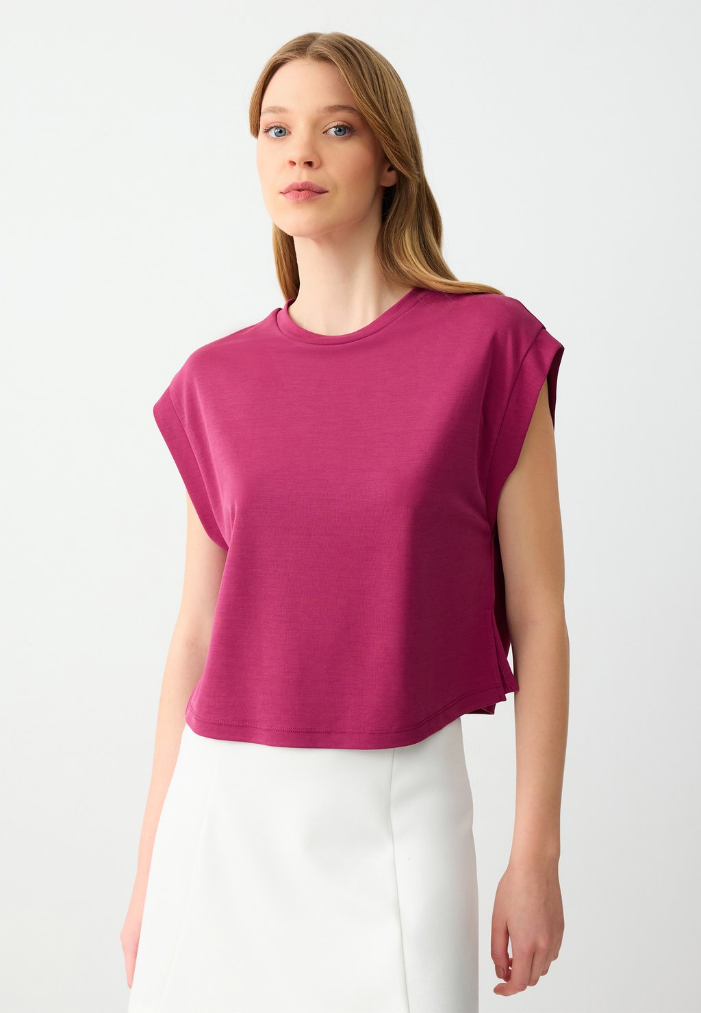 

Базовая футболка CAP SLEEVE CROP Jimmy Key, фиолетовый