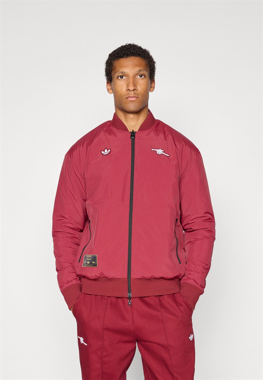 

Куртка Adidas Originals ARSENAL FC ICON JACKET, Team Burgundy/Black/Bordeaux