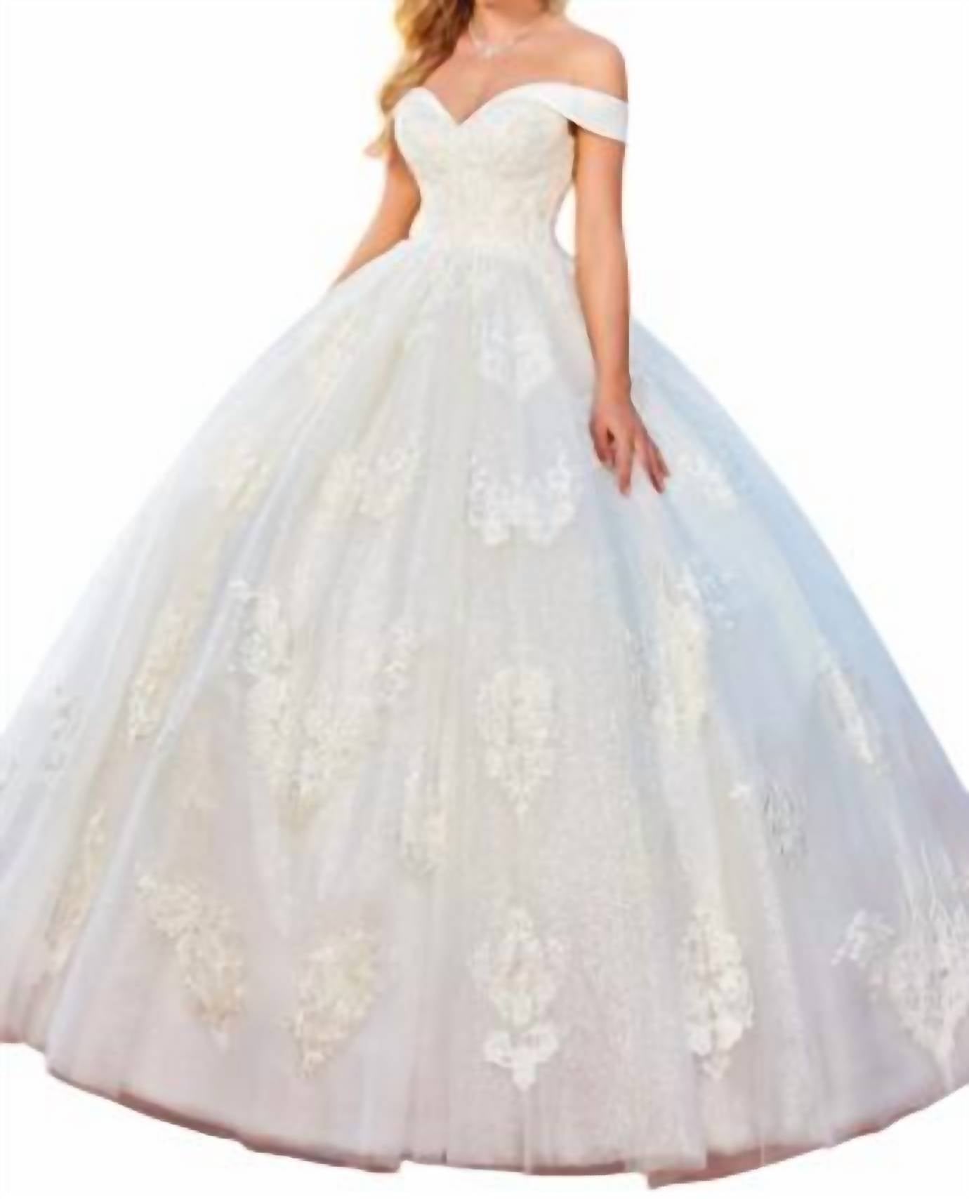 

Свадебное платье асимметричного кроя в цвете айвори Mary's Bridal, слоновая кость