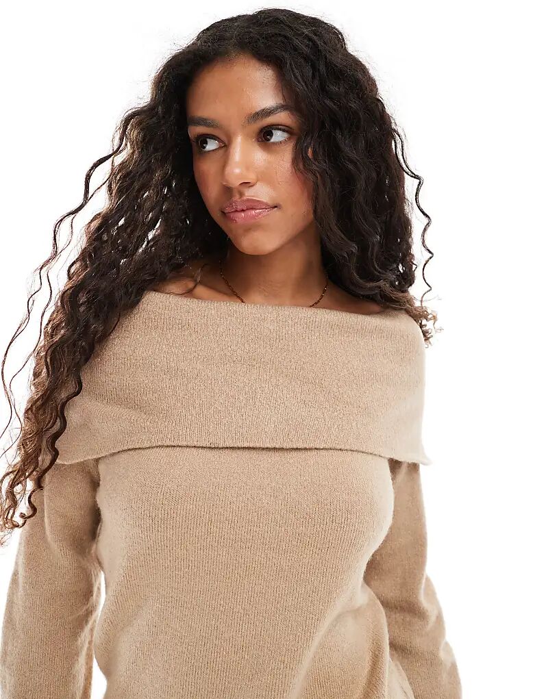 

Потертый джемпер с открытыми плечами в серо-коричневом цвете