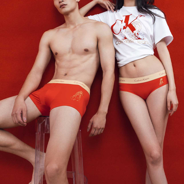 Женские Трусы Calvin Klein, 1 упаковка (Красный) — фото 2