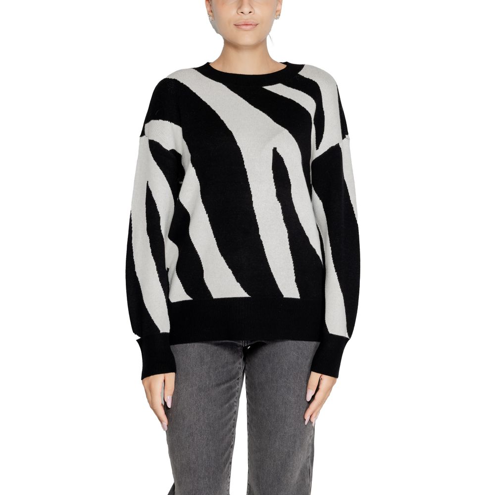 

Черный вискозный свитер Vero Moda