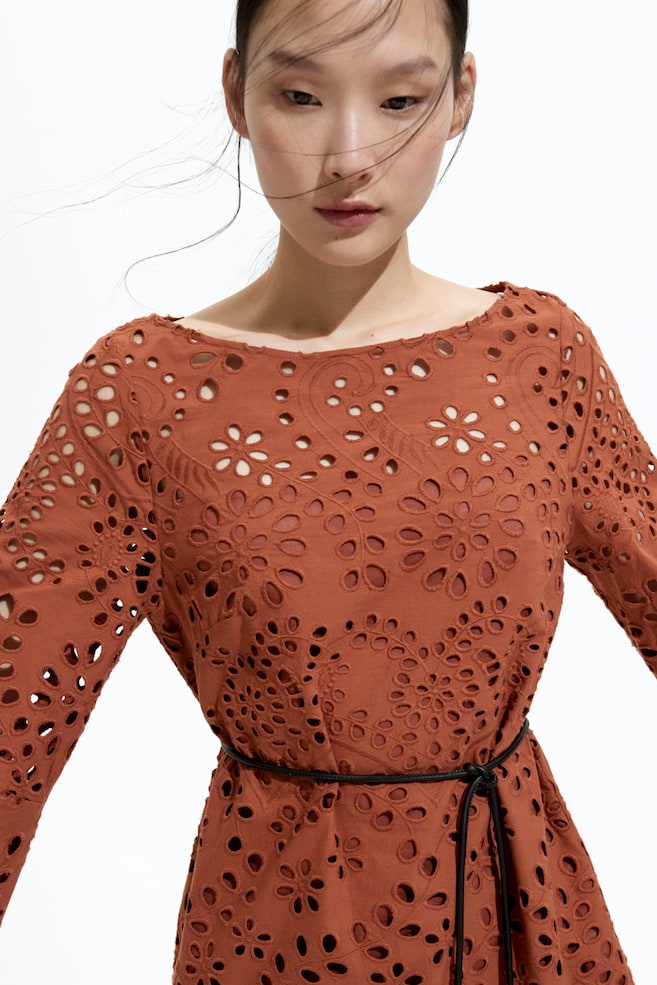 

Платье с вышивкой ришелье H&M, коричневый