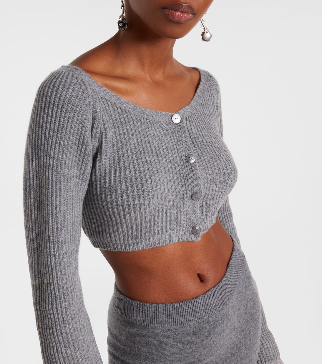 Укороченный шерстяной кардиган ребристой вязки Blumarine, Grey Excalibur — фото 4