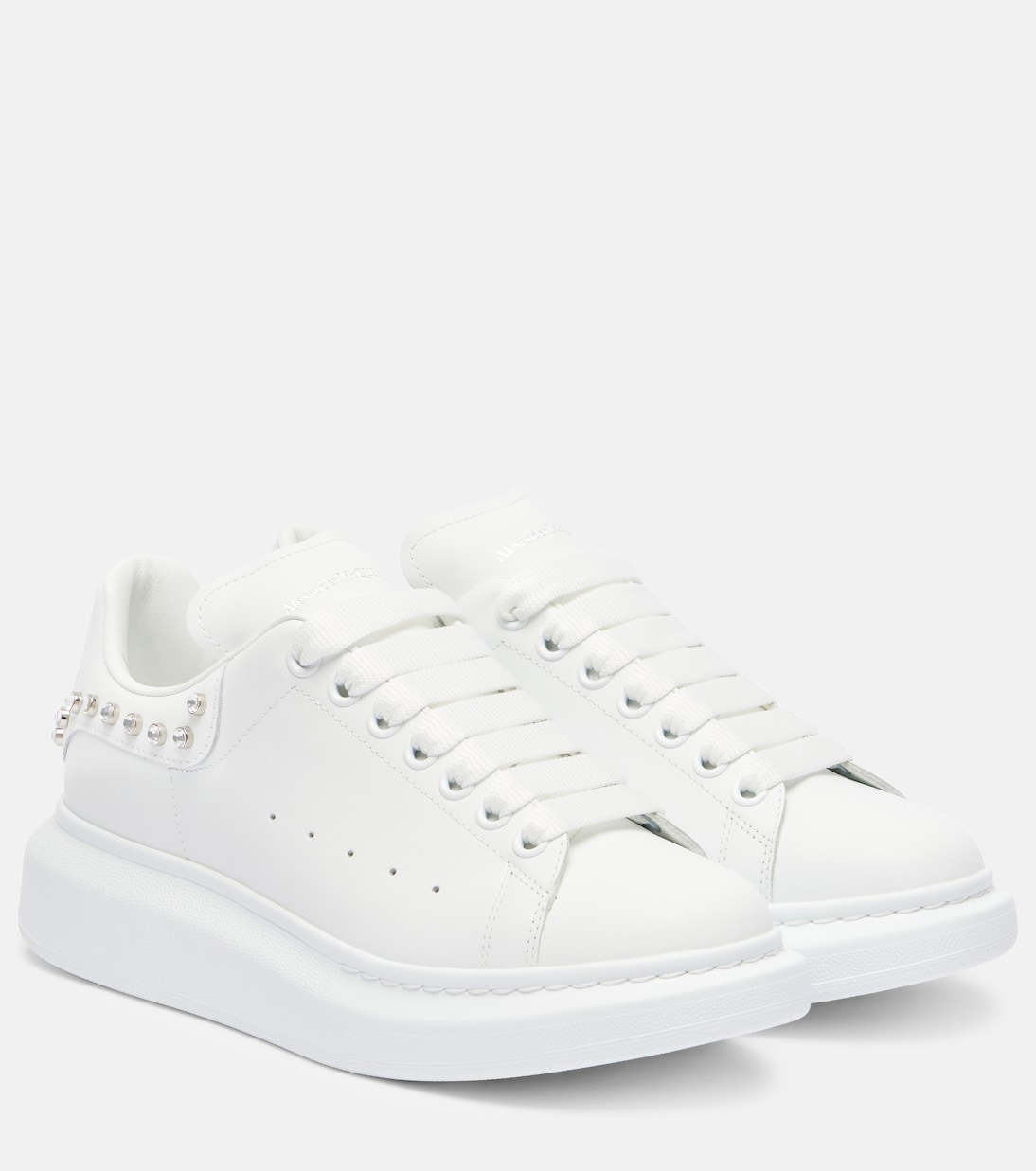 Украшенные кожаные кроссовки оверсайз McQueen, White/White/Crystal