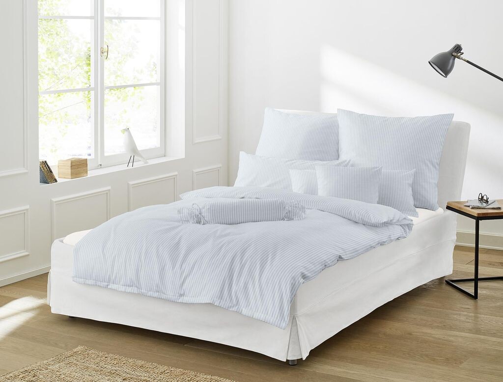 

Комплект однотонного постельного белья из джерси интерлок Irisette uni Lumen 8129 sky 155 x 200 см + 1 наволочка 80 x 80 см
