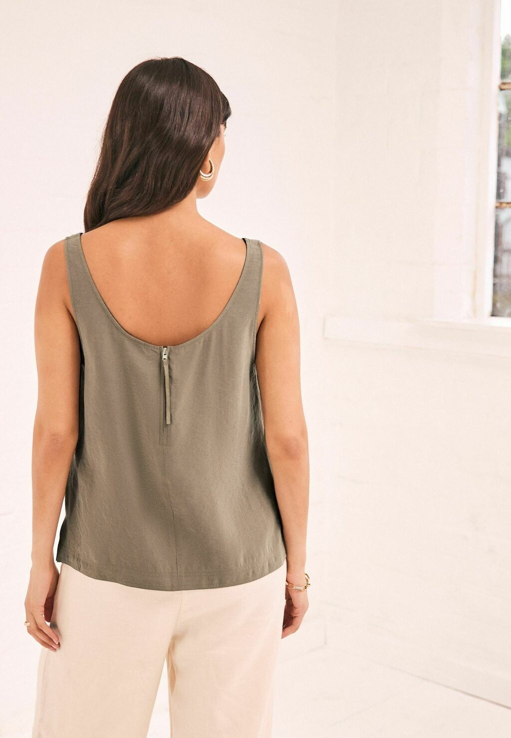 

Топ SLEEVELESS SCOOP NECK TANK- REGULAR FIT Next, зеленый