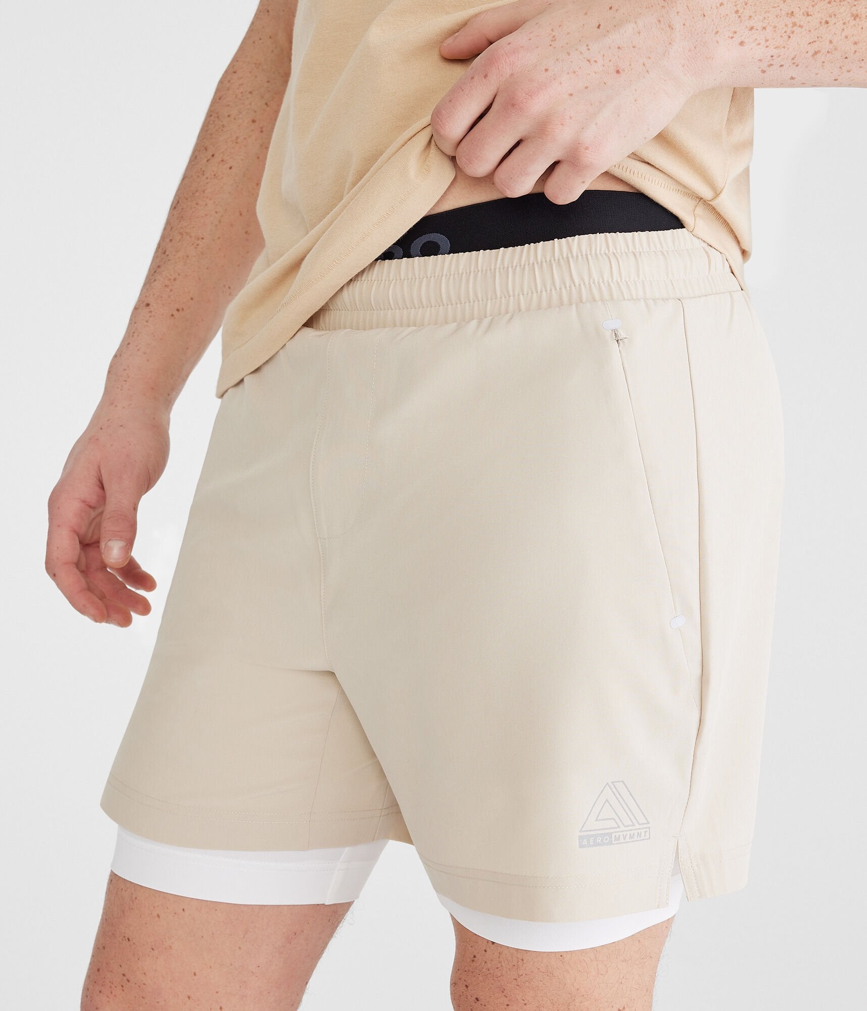 

Aeropostale Mvmnt 2-в-1 гибридные активные шорты 5,5", цвет tan 261