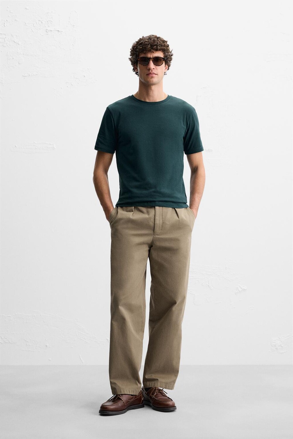 

Базовая облегающая футболка ZARA, цвет Duck green