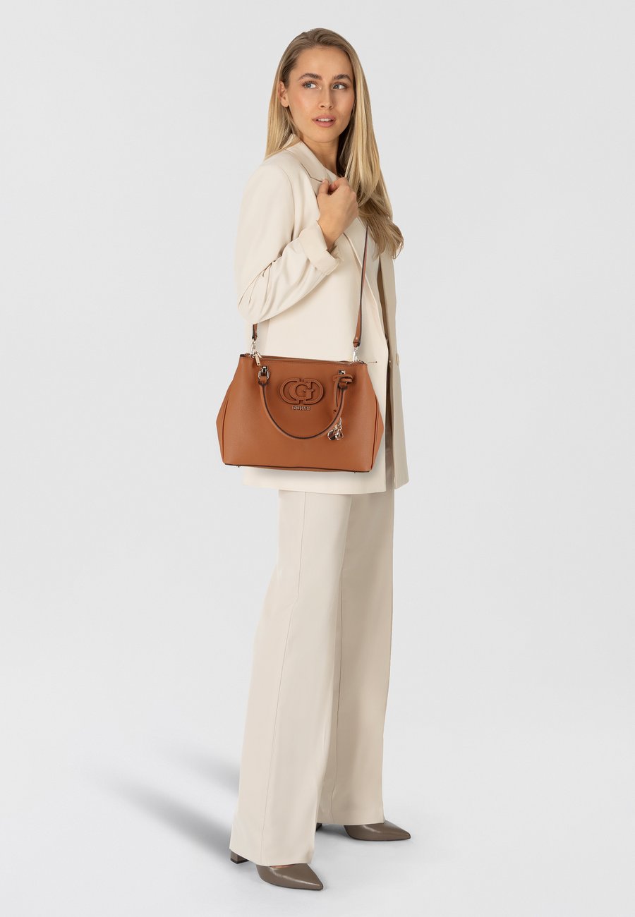 

Сумка Guess Handbag, Cognac