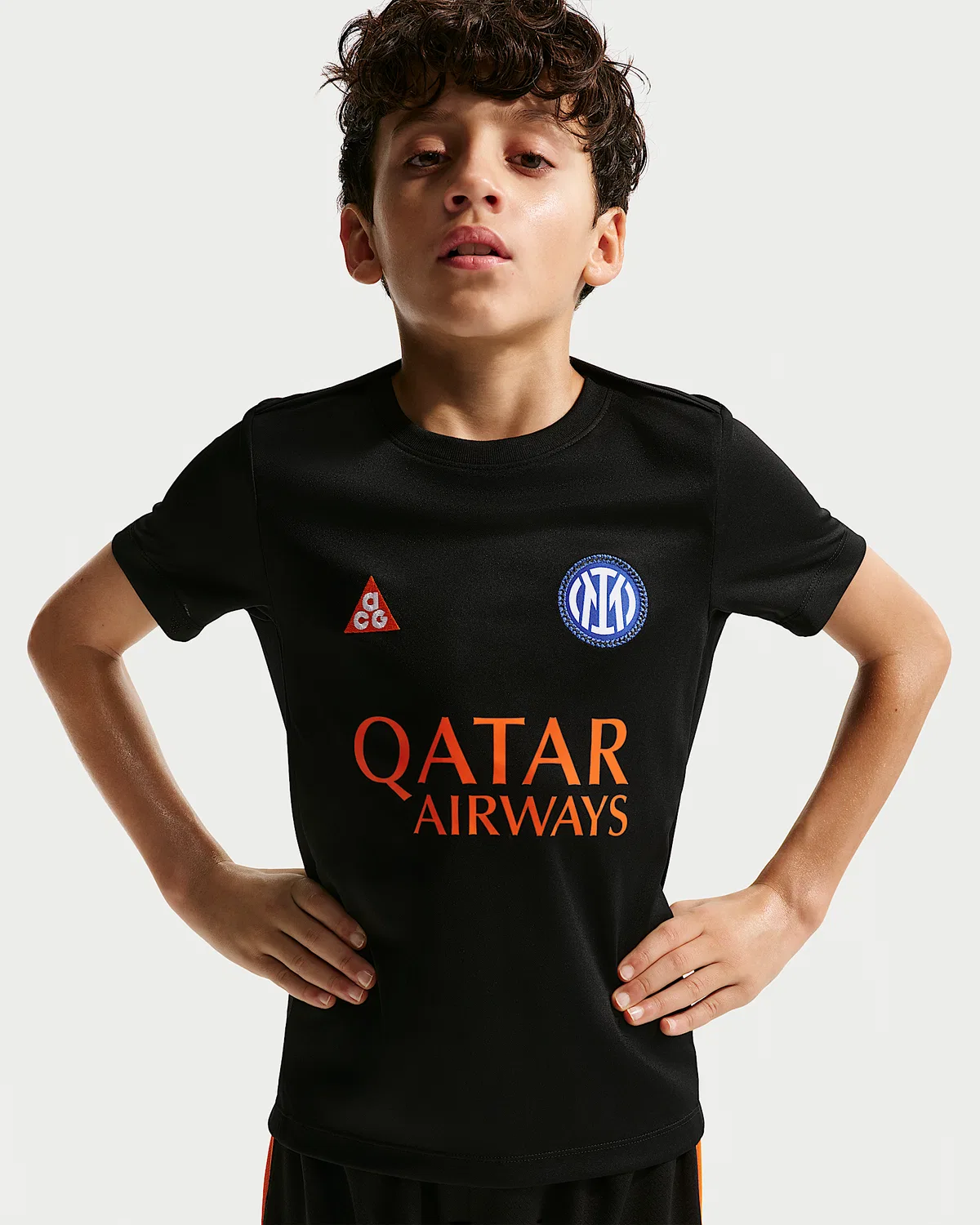 Детская футболка Nike ACG Dri-FIT с коротким рукавом Inter Milan Academy Pro SE, Black/Safety Orange — фото 2