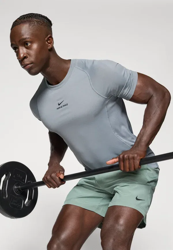 Футболка спортивная Nike Performance, дымчато-серый/черный — фото 4