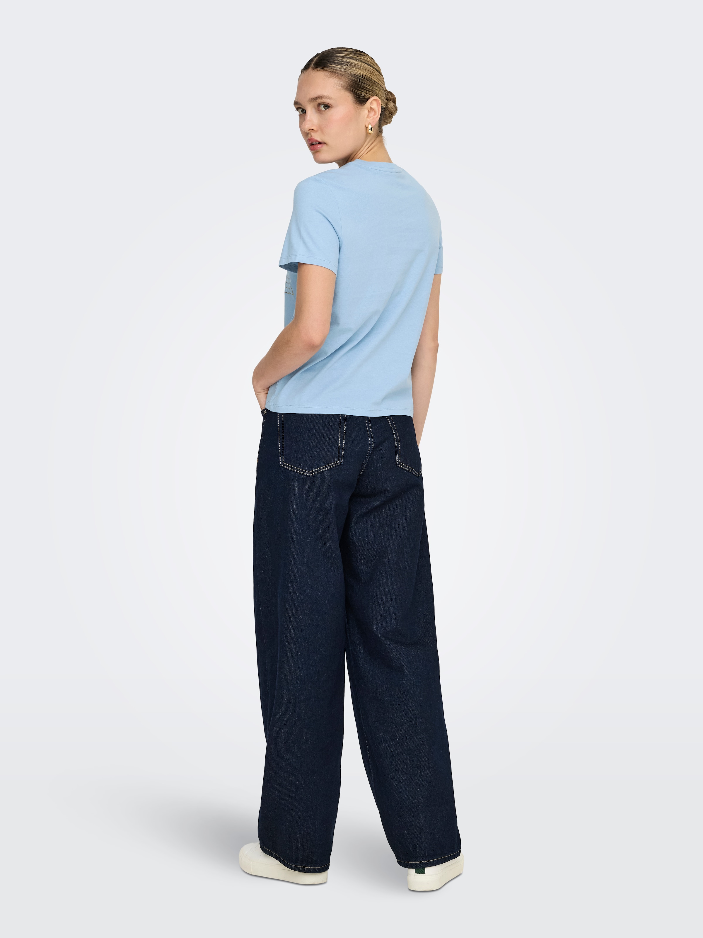 

ONLY Футболка 'ONLAmberdine' в пастельно-голубом цвете