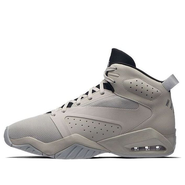 

Кроссовки взлетают Air Jordan, белый