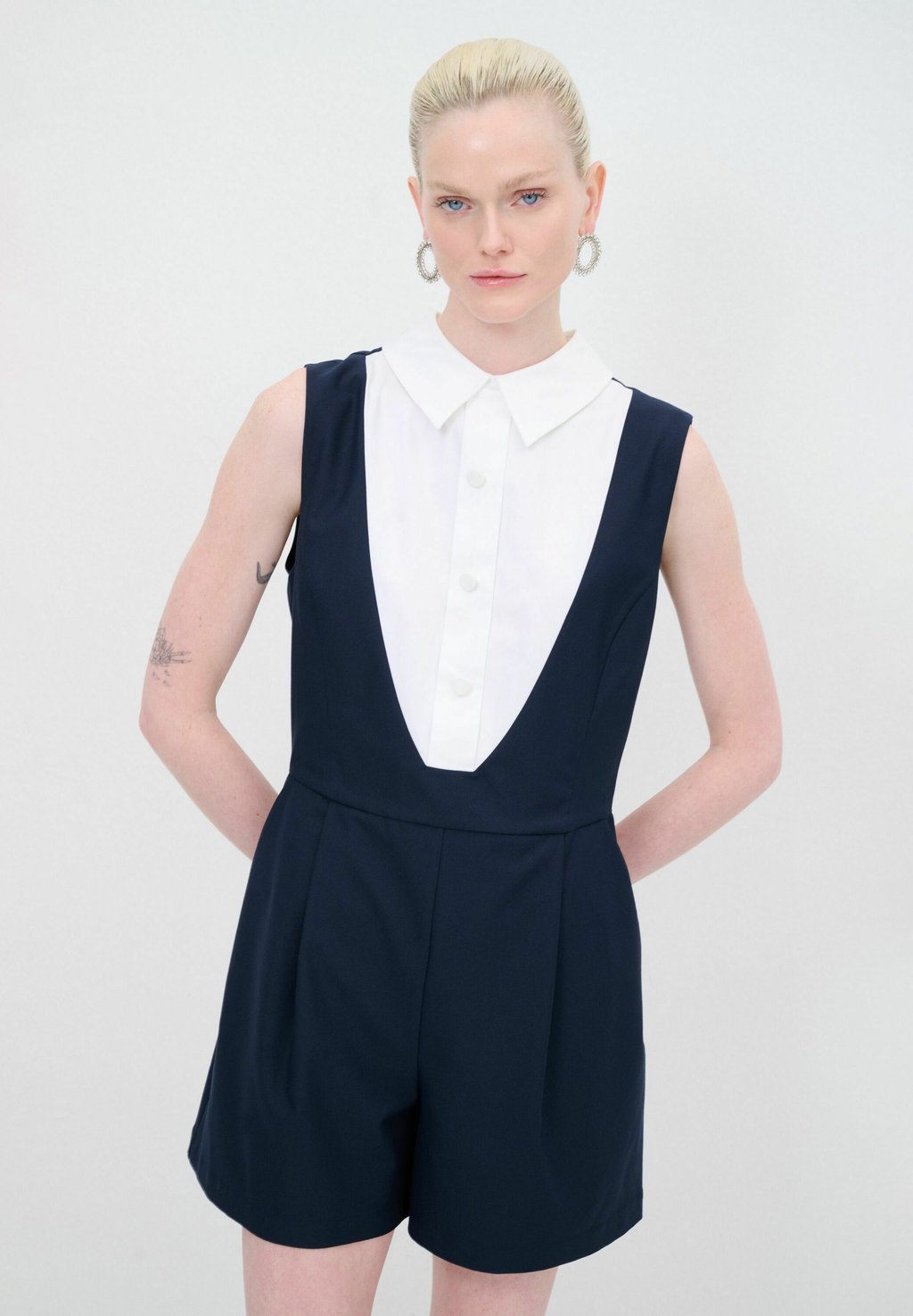 

Комбинезон SLEEVELESS MINI WITH GARNI DETAIL adL, темно-синий