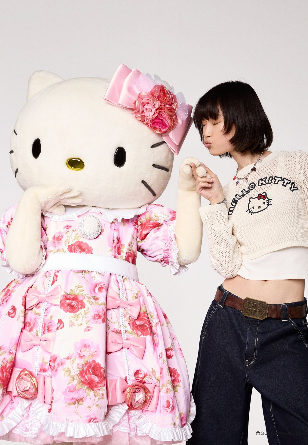 

Джемпер HELLO KITTY Bershka, бежевый