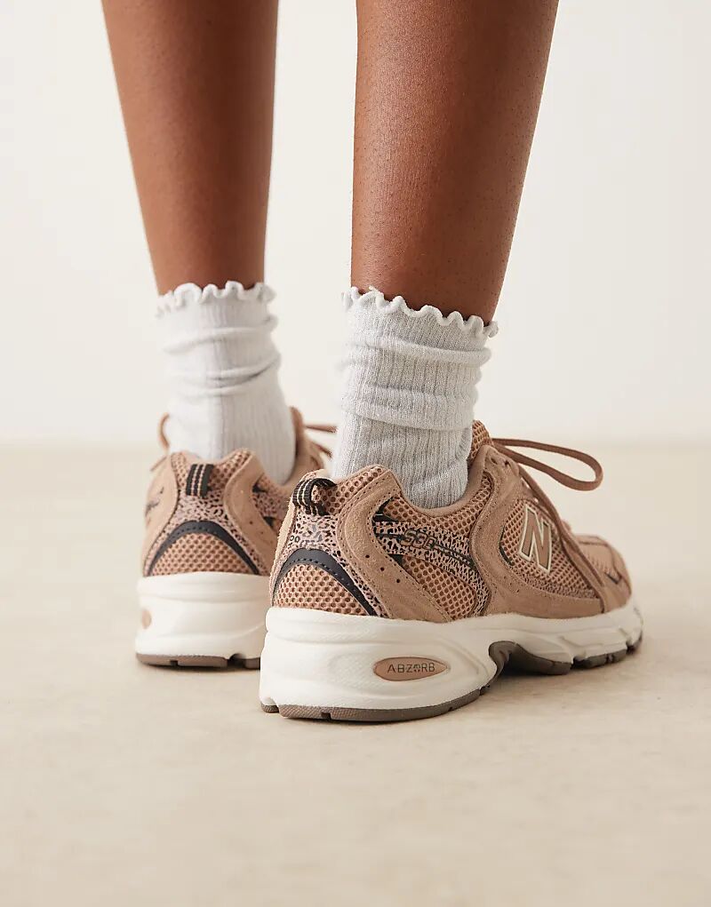 Кроссовки New Balance 530 светло-коричневого цвета с леопардовым принтом — фото 4