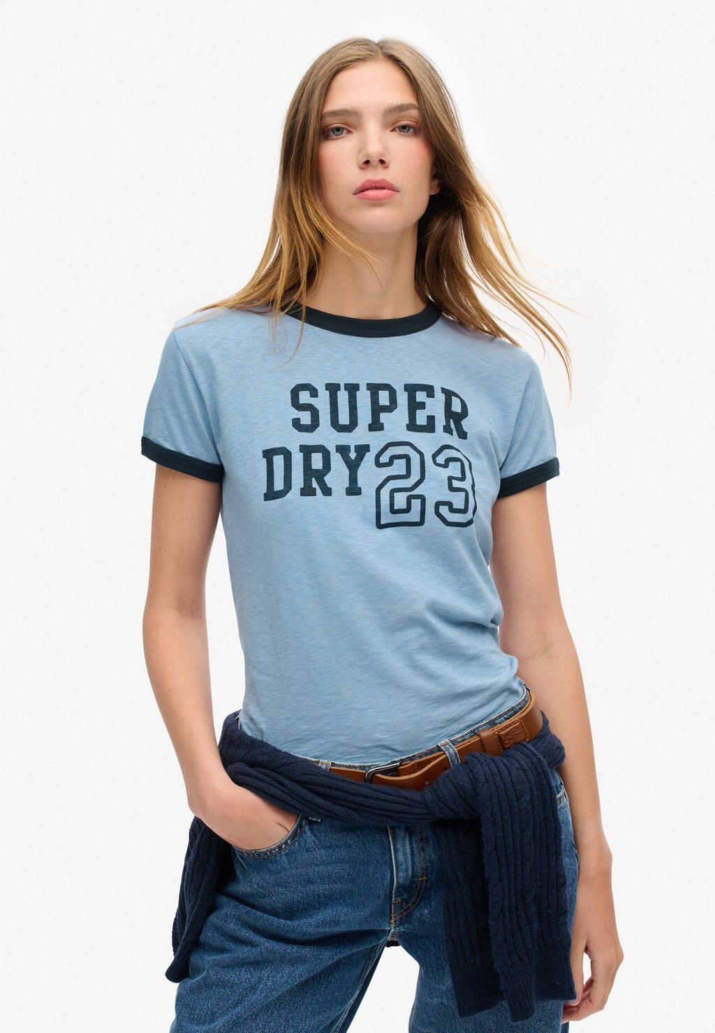 

Принт на футболке ATHLETIC ESSENTIALS RINGER Superdry, синий