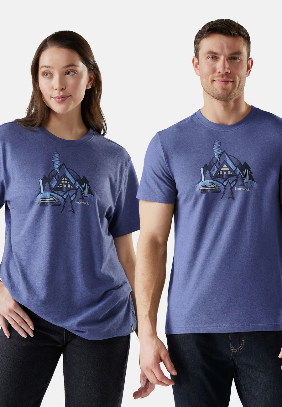 

Спортивная футболка Smartwool ALPINE A-FRAME SHORT SLEEVE GRAPHIC TEE, Nightfall Blue/Purple