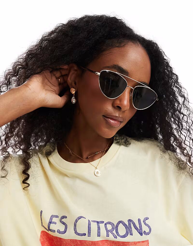 

Солнцезащитные очки Pieces в металлической оправе «кошачий глаз» с черными линзами, тонированными в золотом цвете