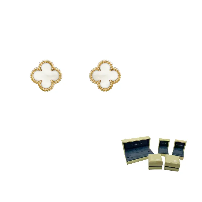 

Серьги 2010-х годов из желтого золота 18 карат Sweet Alhambra с перламутром Van Cleef & Arpels, Stud Earrings