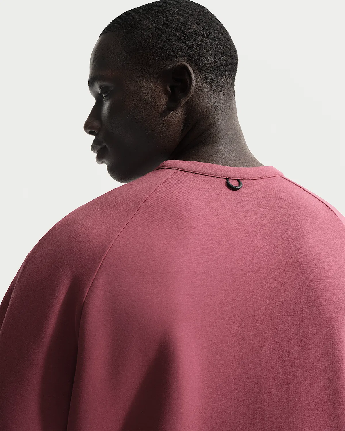 Мужская футболка Nike 24.7 ImpossiblySoft Dri-FIT Crew, Pink Smoke/Light Boulder — фото 2