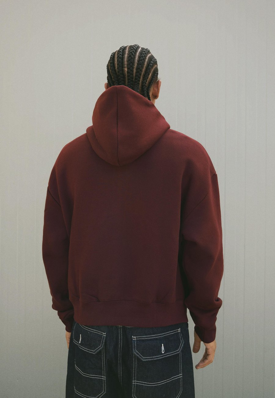 

Толстовка Bershka PRINTED BOXY FIT, Dark Brown