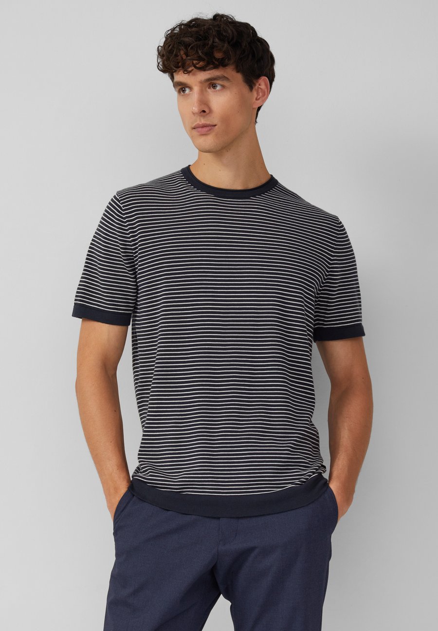 

Футболка s.Oliver BLACK LABEL Print T-shirt, Navy/Dark Blue, Черный, Футболка s.Oliver BLACK LABEL Print T-shirt, Navy/Dark Blue