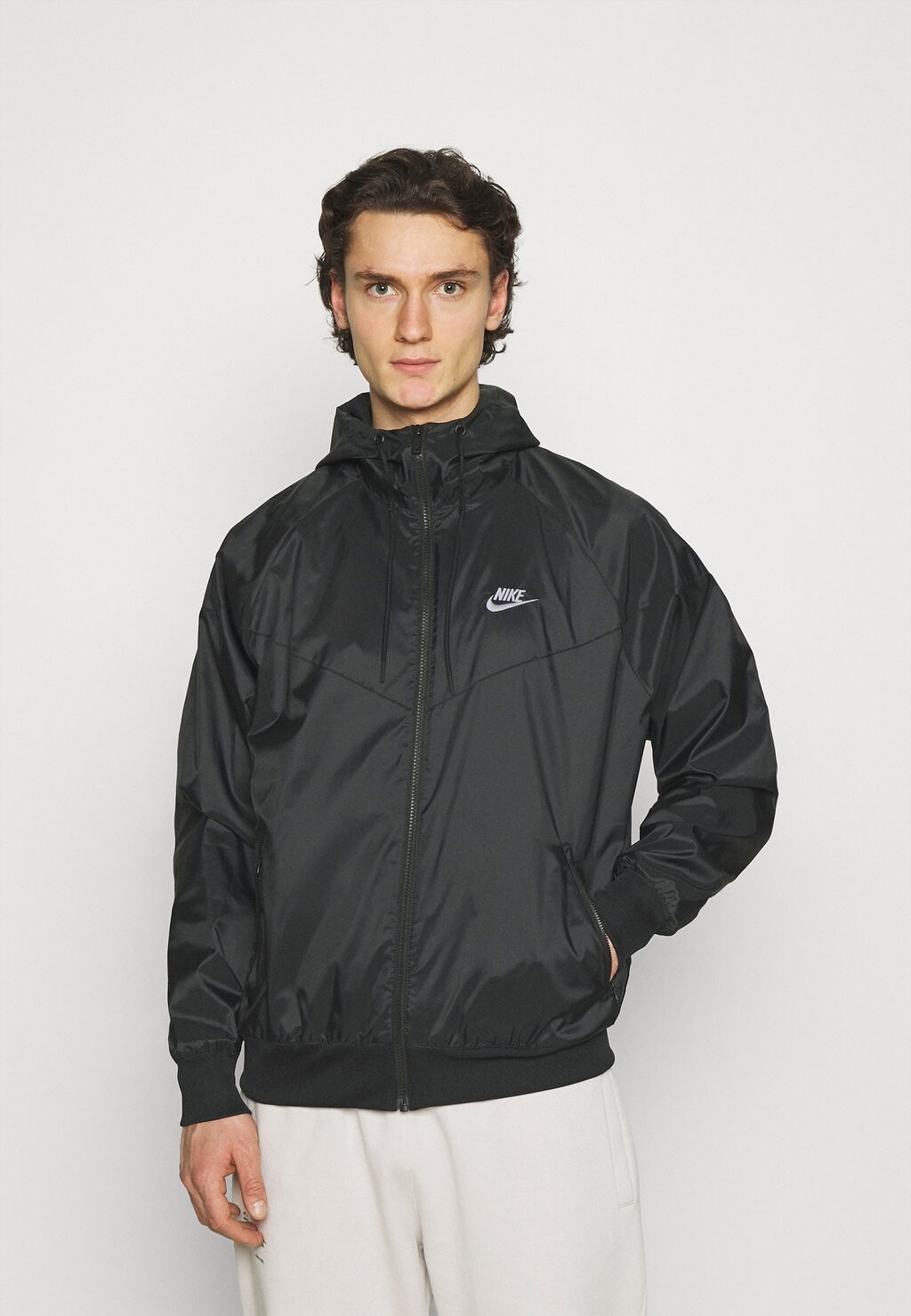 

Ветровка Nike, цвет Black/White, Серый, Ветровка Nike, цвет Black/White