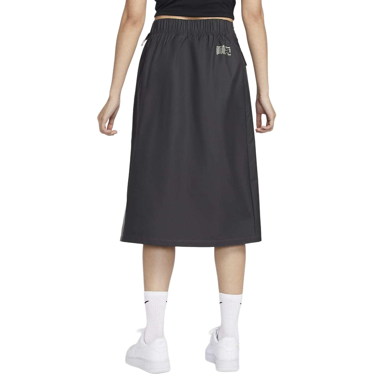 SPORTSWEAR TECH PACK Повседневная длинная юбка женская дымчато-серая Nike — фото 2