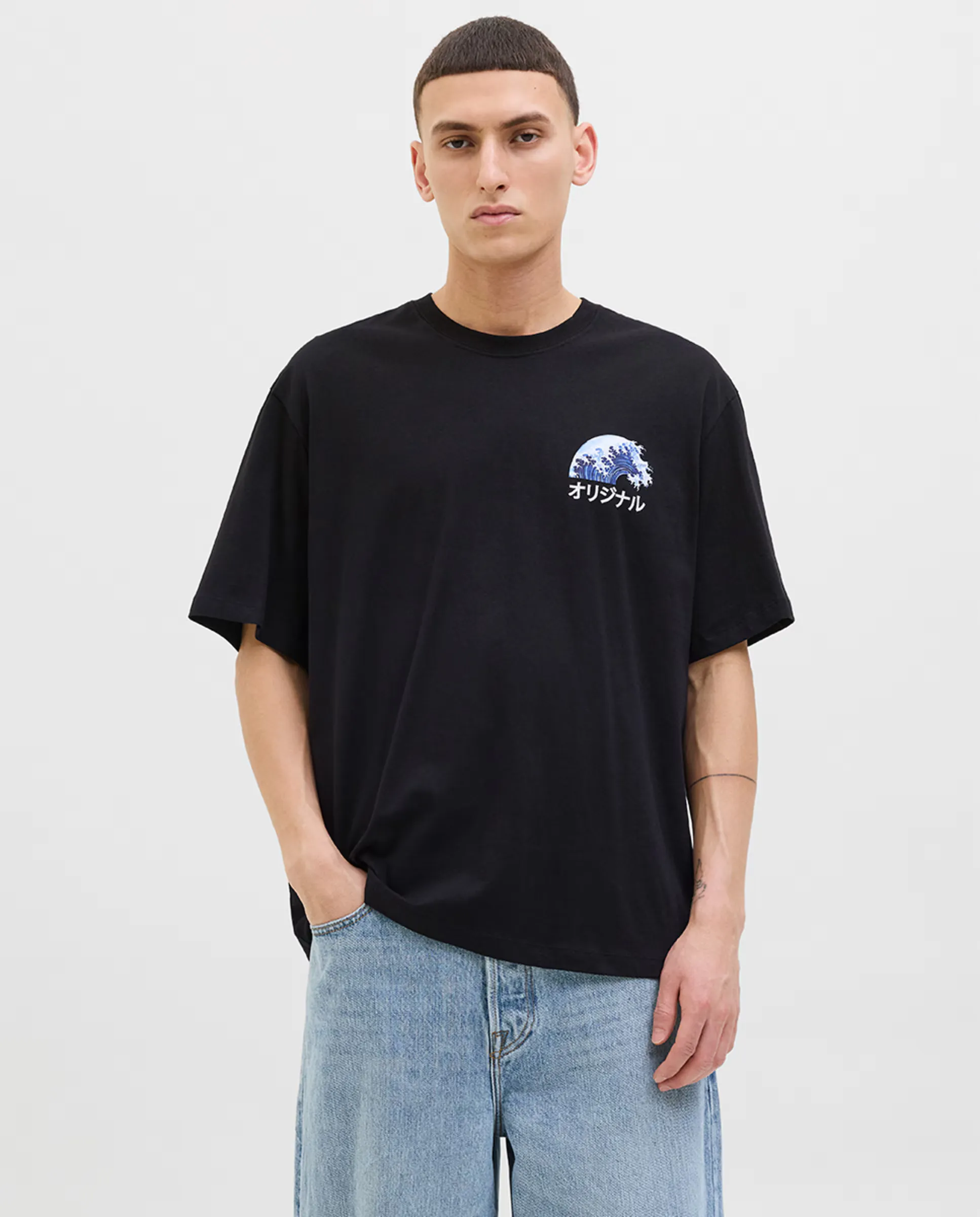

Мужская футболка с коротким рукавом, боковым принтом и принтом на спине Jack & Jones, черный