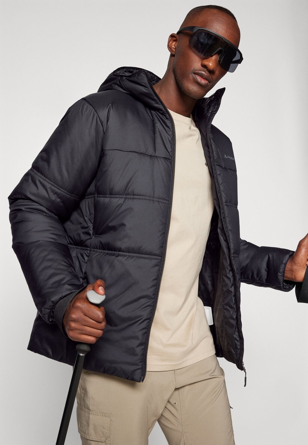

Зимняя куртка MEN'S NEYLAND HOODED INSULATION JACKET Vaude, черный