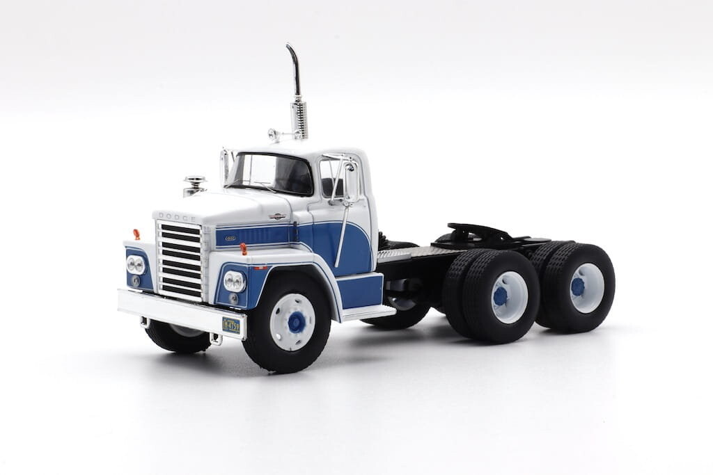 

Додж LCF CT900 1/43 IXO