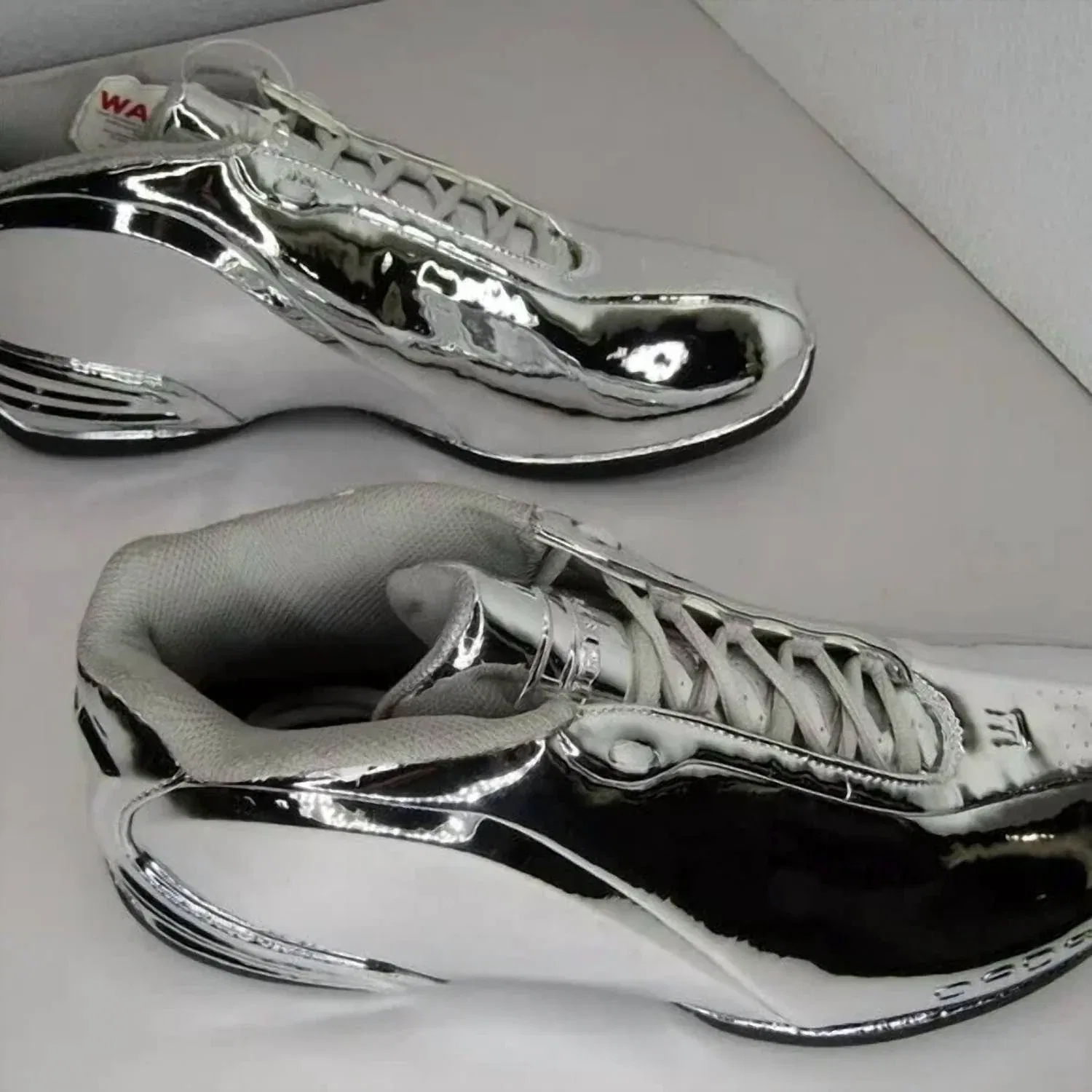 Dada supreme Мужские баскетбольные кроссовки Dubbz Chrome Luxury Webb серебристого цвета