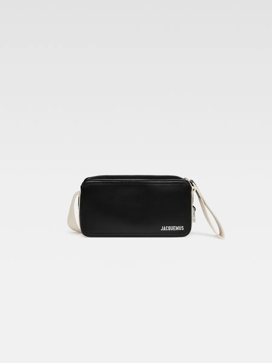 

Практичная прямоугольная сумка Ле Куэрда Jacquemus, черный