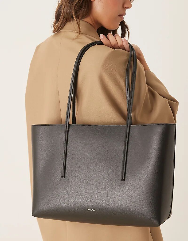 

Сумка-шоппер с логотипом Calvin Klein и чехлом черного цвета