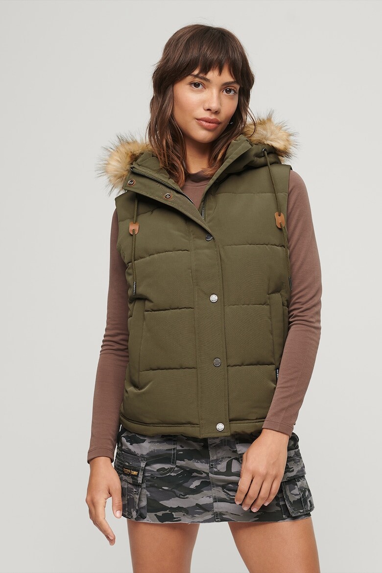 

Стеганый жилет с капюшоном Superdry, зеленый