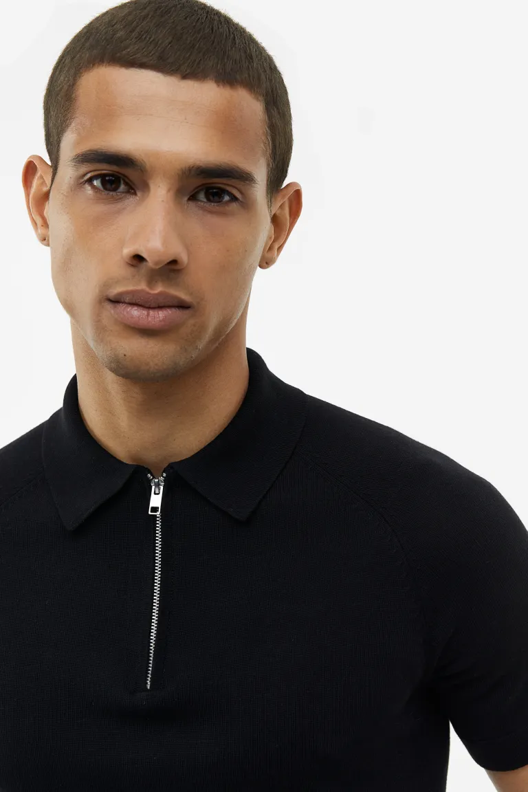 

Футболка с воротником muscle fit H&M, черный