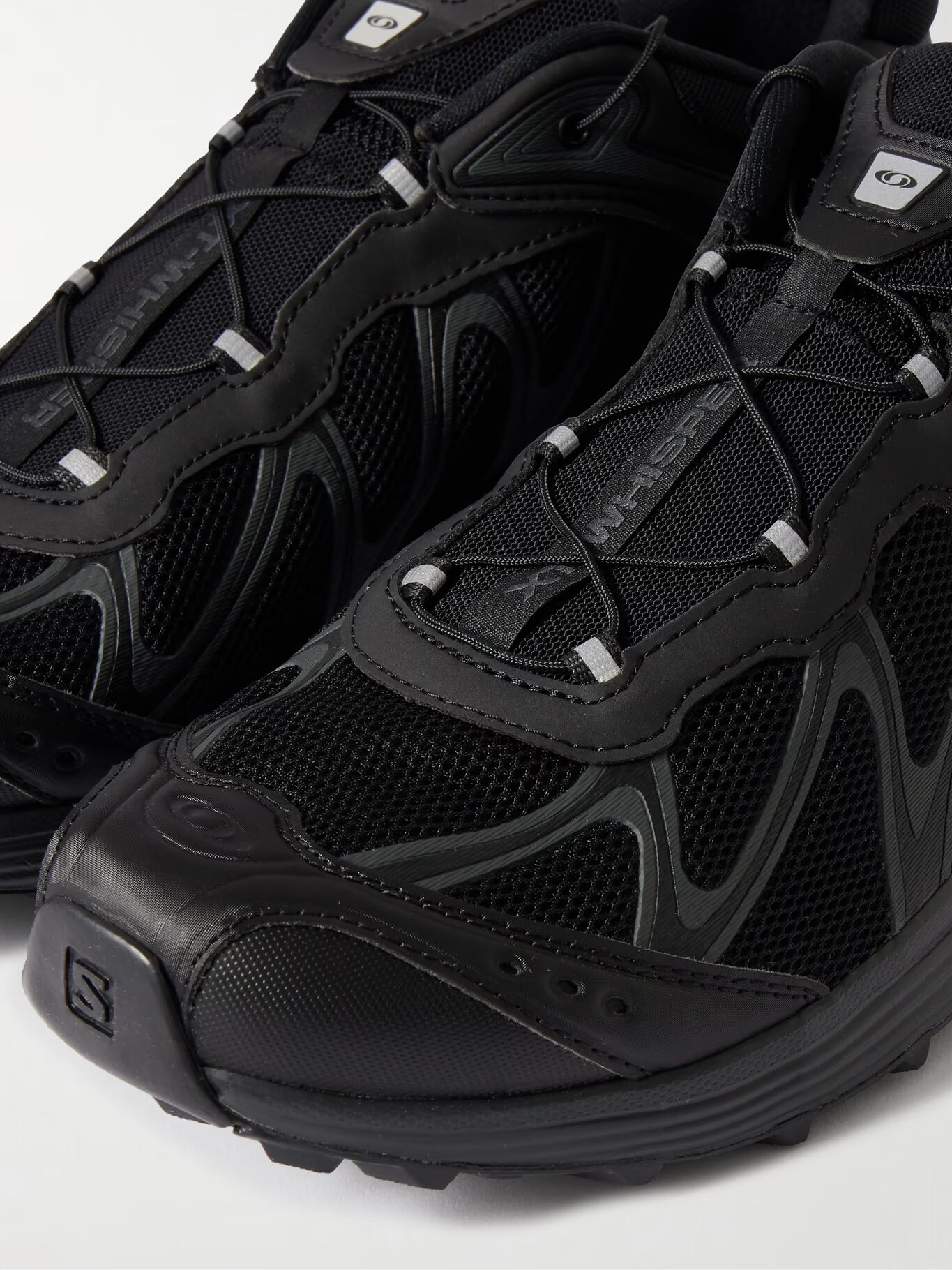 

Кроссовки XT-WHISPER с резиновой отделкой из сетки SALOMON, черный